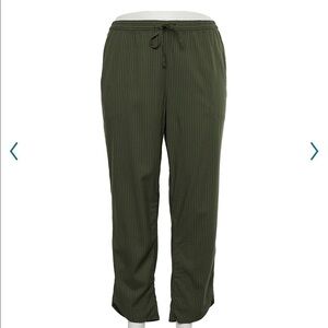 Sonoma green pinstriped dolphin hem crop elastic waist pants!